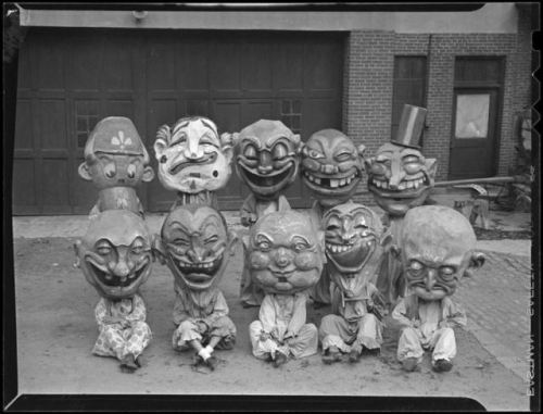 Costumed People - Photographer Leslie Jones, c. 1934-1956 (image via itkindofgotawayfromyou h/t Bost