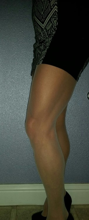 luvmyhose:Good morning,fresh shaved legs covered in nylons. Love this feeling Good morning!!! I re