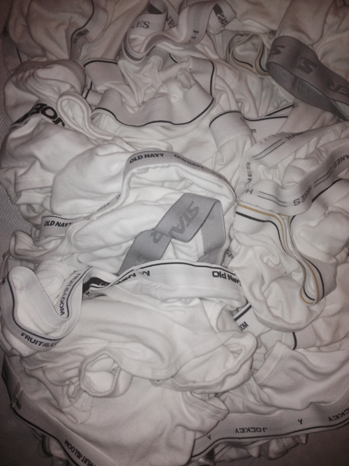 white-briefs-lover:  Would that be paradise? Lying on a mountain of tighty whities!