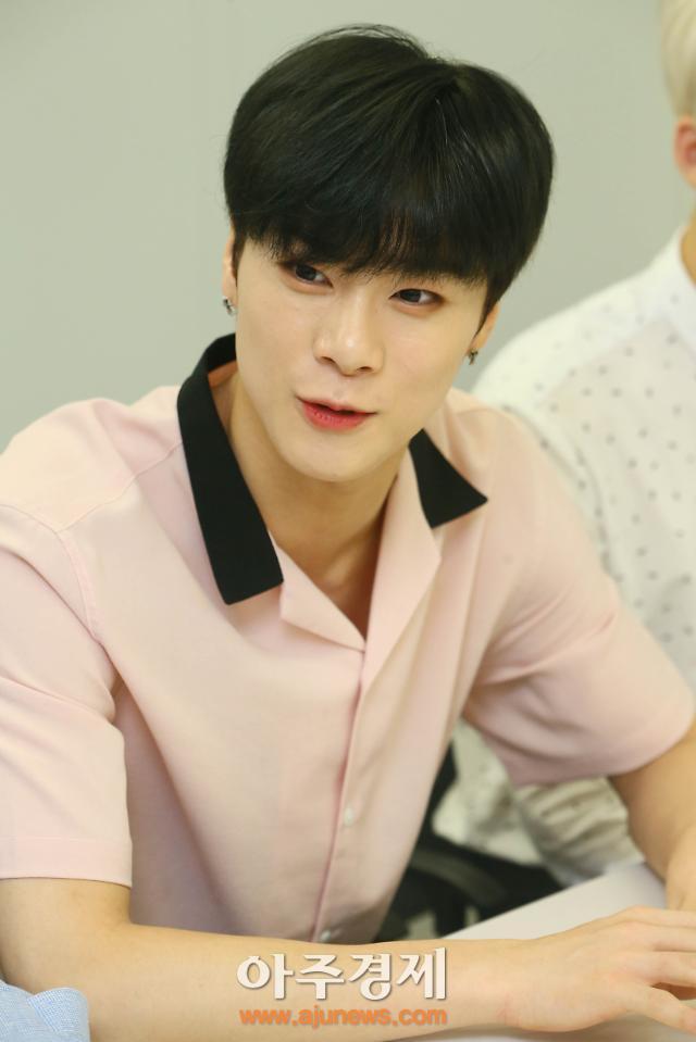 jeiaeni on X: OMG😱ENGENE jay is look like CHA EUN WOO from astro😱😍#JAY  #ENHYPEN_JAY #ENHYPEN  / X