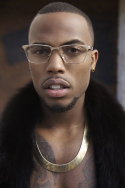 looneytoonz242:  mrsuckitornot:  kodakthagreat:  ayeyoaunz:  You think you’re me!!!!!   B.o.B  ….hes beautiful  Ok… we see you!!