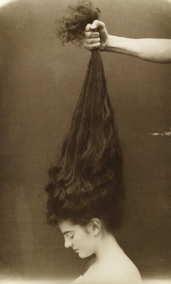 Realityayslum:  Hand Grasping A Beautiful Young Woman’s Long, Dark Hair. C1910