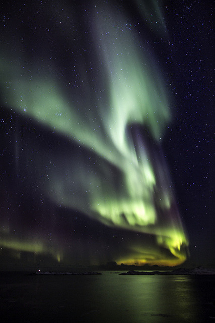 ayustar: Mads Pihl, northern lights by ilovegreenland on Flickr.