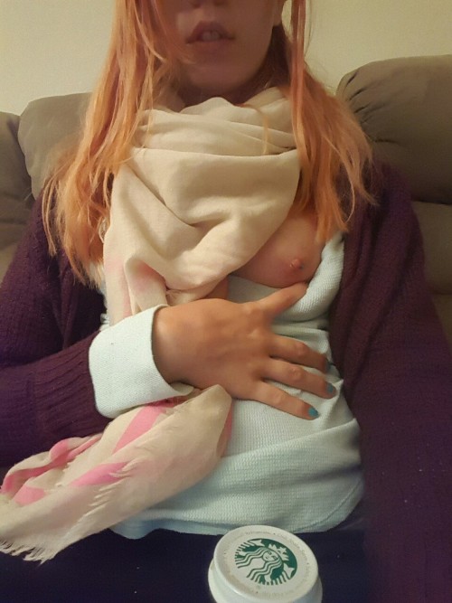 clumsycutelo:  Guys now that fall is coming I can wear scarves and secretly have my tits out.    Those little surprises.