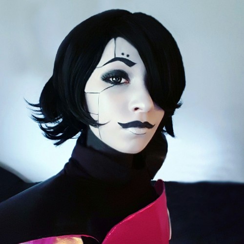 rainy-days-and-tiramisu: (Throws Mettaton selfies at you before running away)