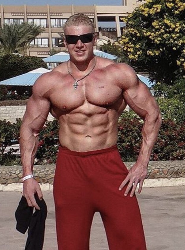 hotsexymenxxx:Nikita Komarov