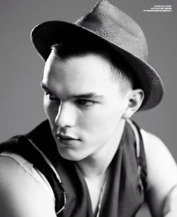 guylogy:  Nicholas Hoult appreciation  