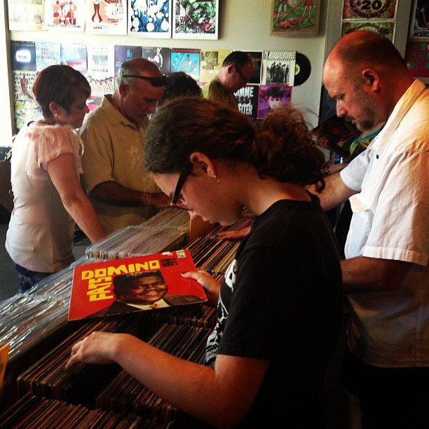 radio-active-records:  Busy day! They’re all out getting Dad that special record!