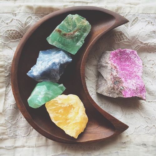 effervescentspirits: weloveminerals: Calcite “Calacites are the most common mineral and have v