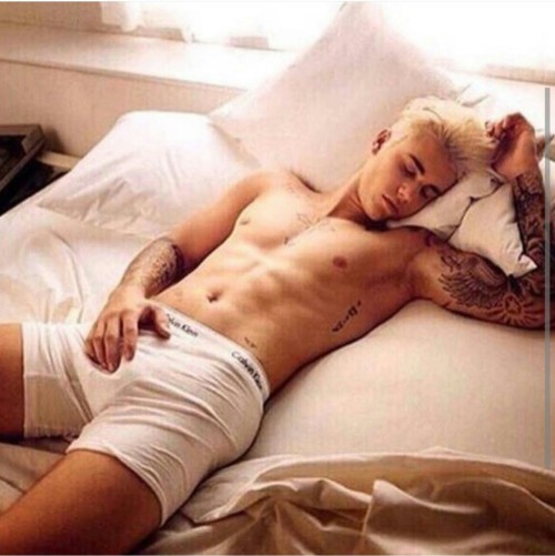 male-celebs-naked:  fuckstar:  wicked95:  boytrappedinthcloset:  Justin Bieber’s bulge, booty and his giant dick  