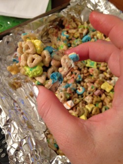 roachpatrol:  SO I MADE THESE TODAY AND THEY ARE BETTER THAN RICE CRISPY TREATS BY A FACTOR OF APPROXIMATELY A MILLION.  richer, more complex flavor cereal bits are toasty and oaty and buttery doesn’t grind up the roof of your mouth marshmallow charm