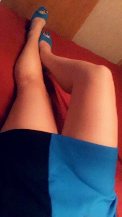 wetnready40:  salntandslnner:  #Pumps Tuesday 👠Wearing heels just makes you feel sexier! Love high heels! Have a sexy day @salntandslnnerhttp://wetnready40.tumblr.com  I am so happy to hear that, because I love featuring you wearing high heels my dear