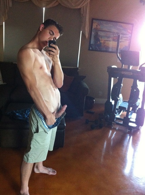 gaymanselfies:  Naked Male Selfies: http://gaymanselfies.tumblr.com/ Show off what you’ve got!  Email your naked selfies for posting here, to gayblogger@hotmail.com My other sites: Real Guys - NAKED: http://real-guys-naked.tumblr.com/ Gay Porn Reposted: