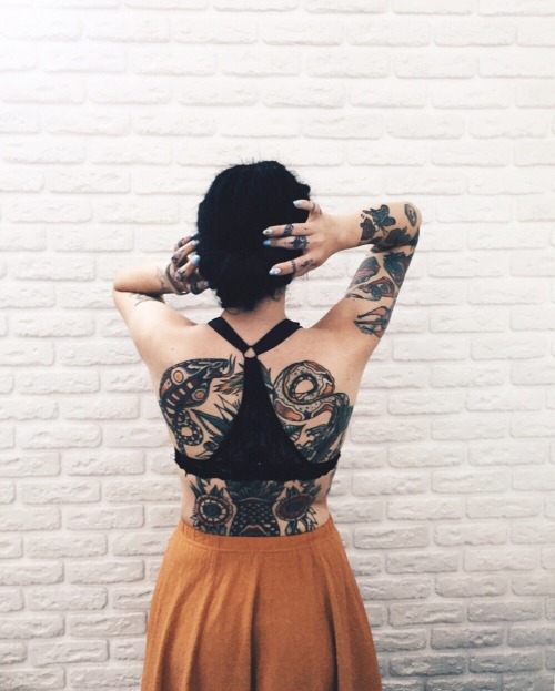 ailijames:  http://instagram.com/aliya_henna 