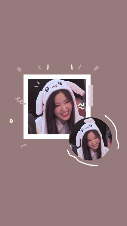 ★ Olivia Hye Lockscreens  ★     LOOΠΔrt/like hope you’ll like them  ♡