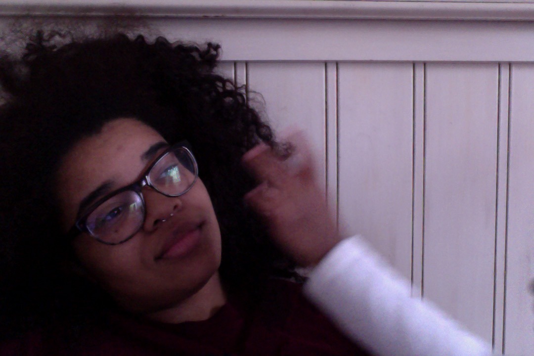 druganaut:  ohbrae: my niece is here for the holidays   The foot before her face