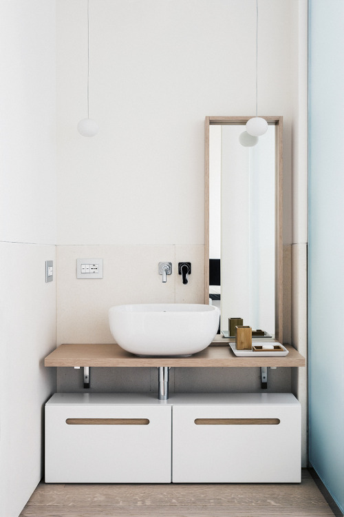 simonefuriosi:  Bathroom - Torre Solaria 1°floor. 