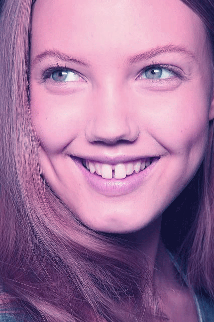 modelmeth:  LINDSEY WIXSON 