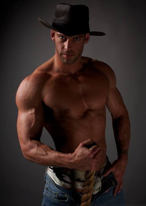 texasbadpup:  TEXASBADPUP …… THE ROCK HARD MUSCLE OF THE COWBOY. YEE HAW !!!!!!!!!!!!!