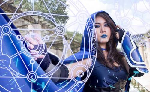 Twee Nee as Jace Beleren (Genderbent) Photo by 6 Sided Productions