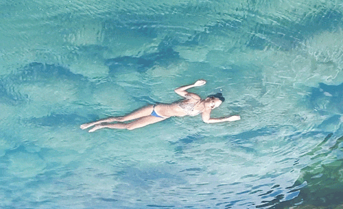samcannon:  Floating in Kauaʻi 
