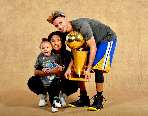 lil-b00ty-judy:  celebritiesofcolor:  Ayesha Curry, Riley Curry and Stephen Curry