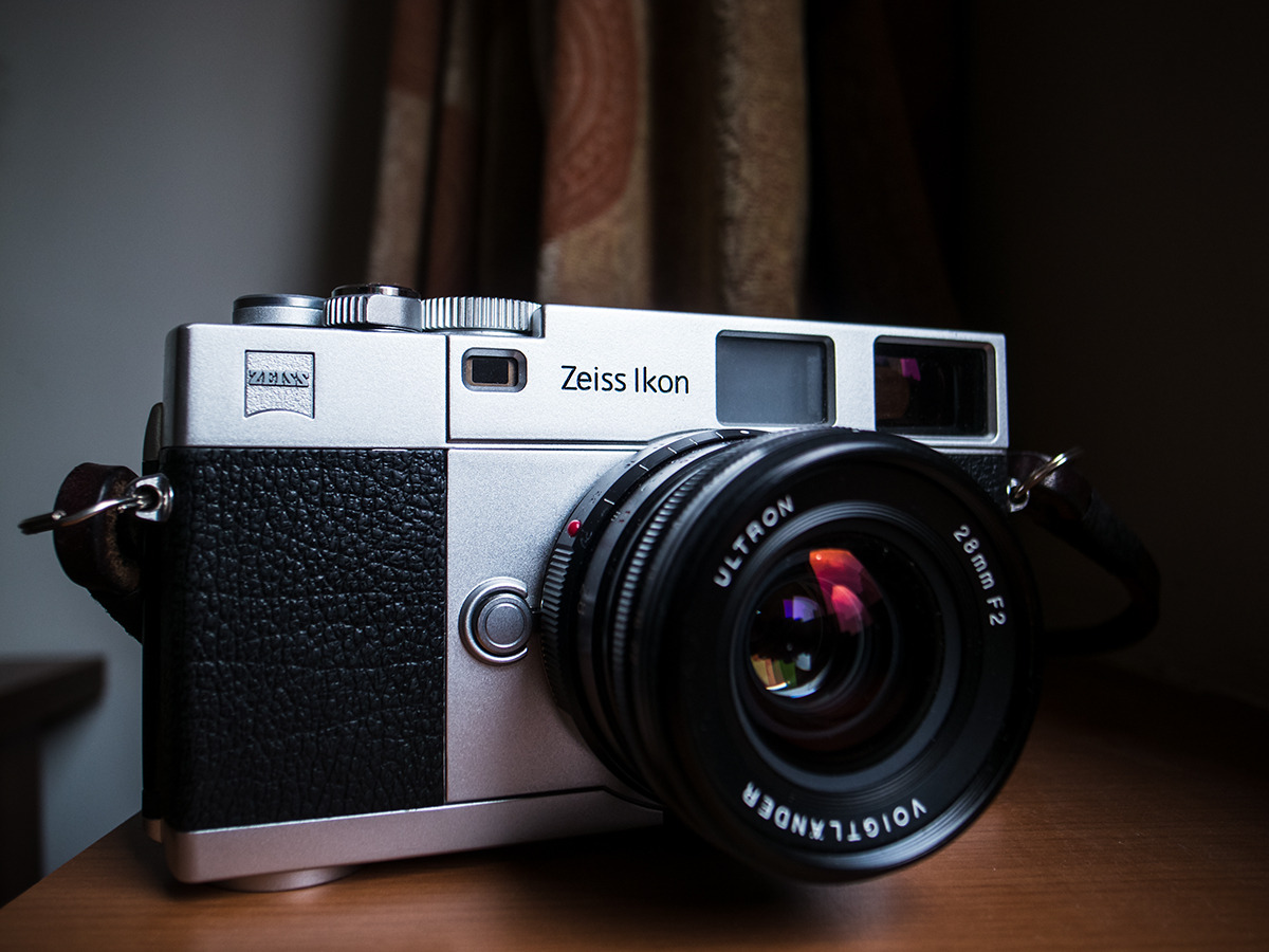 fuckyeahcameraporn:   Can we get some Zeiss Ikon love? Such an underrated camera.
