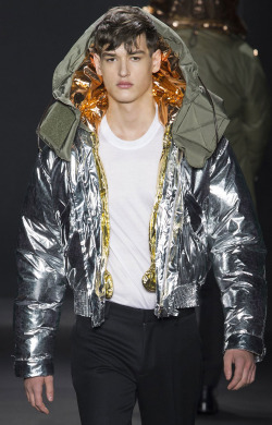 vuittonv:  metallics at calvin klein collection fw16   wow @ 1st and 4th jacket. i&rsquo;m crying.