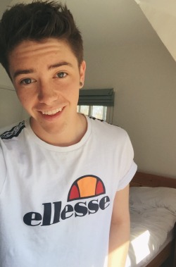 hellopeter:  ellesse 🔴🔶🔴