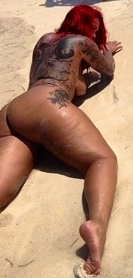 nakedwife:  PERFECT BEACH BODY!  CURVES ROCK! http://nakedwife.tumblr.com https://twitter.com/levityheaven