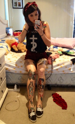 Fuck yeah, tattooed girls!