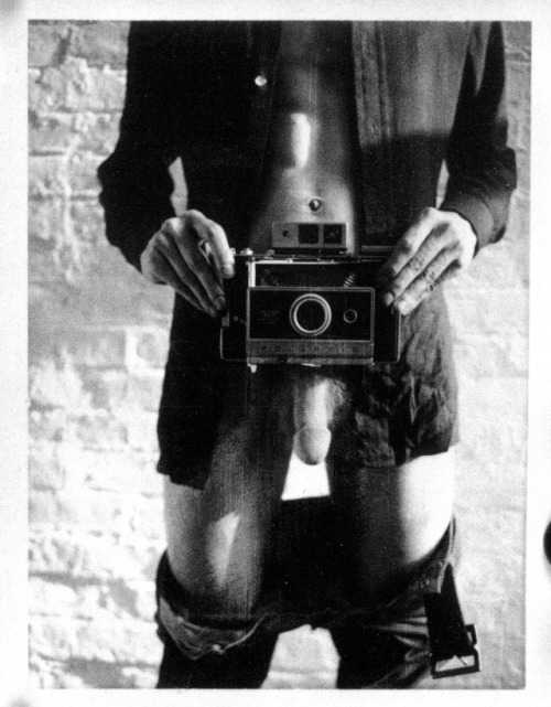 emigrejukebox:  Robert Mapplethrope: Self-portrait, ca. 1973