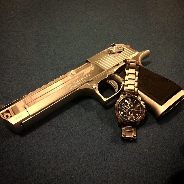 gunsdaily:  @dustinbierwirth watch to match #Deserteagle #magnumresearch #50cal #chrome