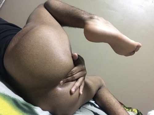 deejpluto:  Play with that ass and make it milky