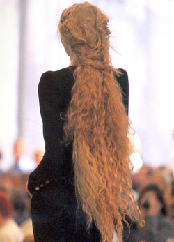 roguetraders:Chanel FallWinter 1997 Haute Couture
