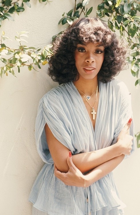 classicblkbeauties:Donna Summer…. Classic Black Beauty… if they ever decide to do a bio pic about Donna .. I think Kelly Rowland should play it…