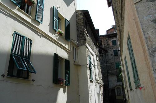 adrianomaini:Buggio, Frazione di Pigna (IM), Alta Val Nervia, centro storico, part. via Facebook htt