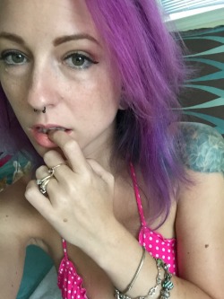 chrissykitty-camgirl:  Wanna fuck?