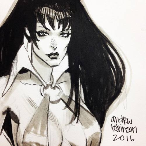 Vampirella head sketch at #dallasfanexpo in AA. #vampirella #andrewrobinson (at Dallas Comiccon FanE