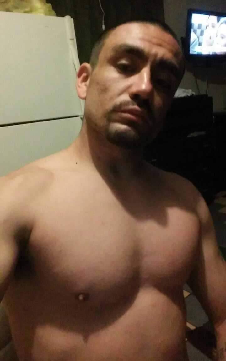 lukass91:  Mas fotos de este machote mmm papito que rico esta LIKE Y COMPARTAANN