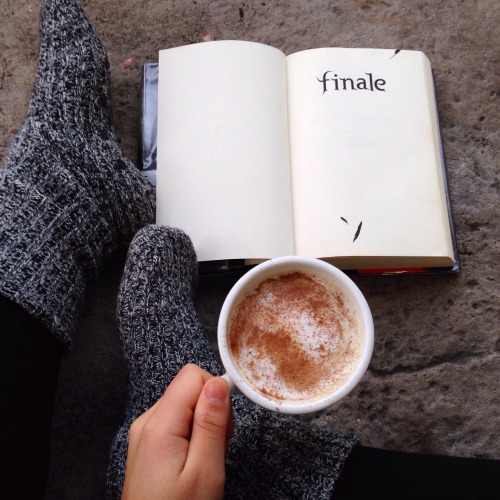 aur0rraaa: 6am vibes I love everything from the warm, cuddly socks, to the book (I mean, it’s FINA