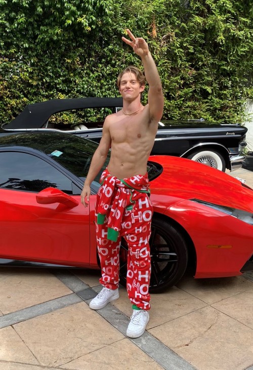 Sex brysmaleidols:Nico Greetham, Christmas 2021 pictures