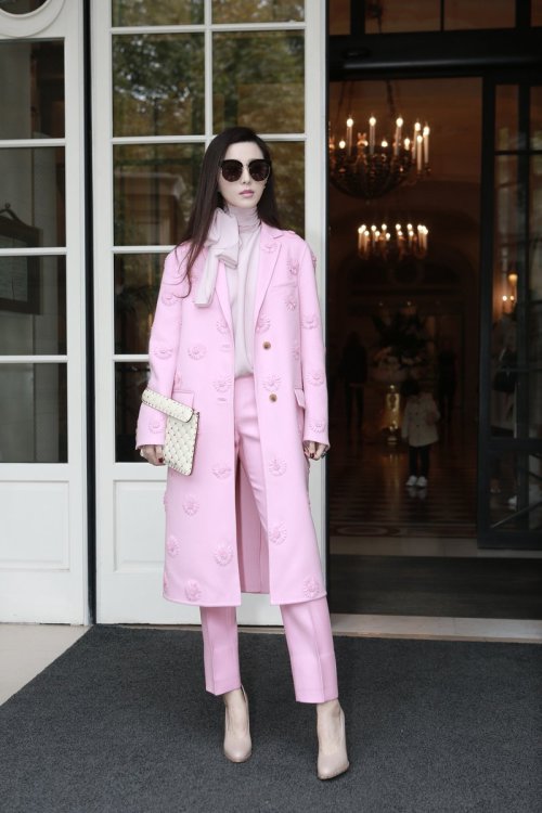 parkchanyeols:Fan BingBing at Valentino SS 2017 show at PFW