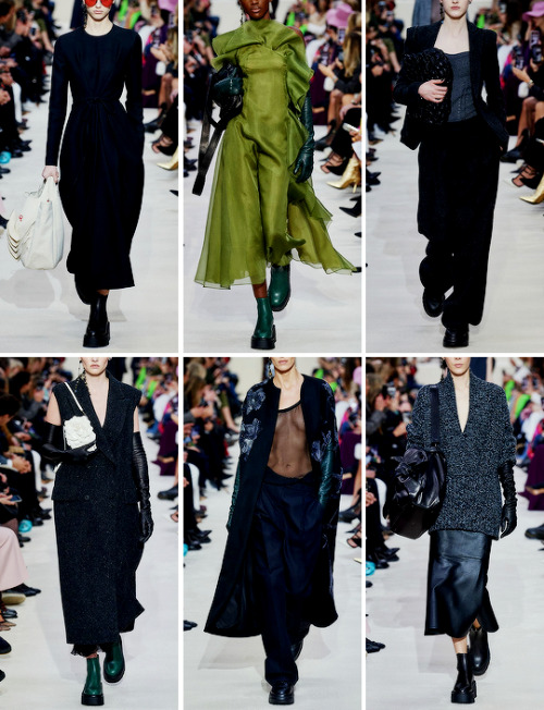 VALENTINO at Paris Fashion Week Fall 2020if you want to support this blog consider donating to: ko-f