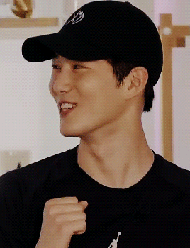 myeoneandonly: he, a natural peach 