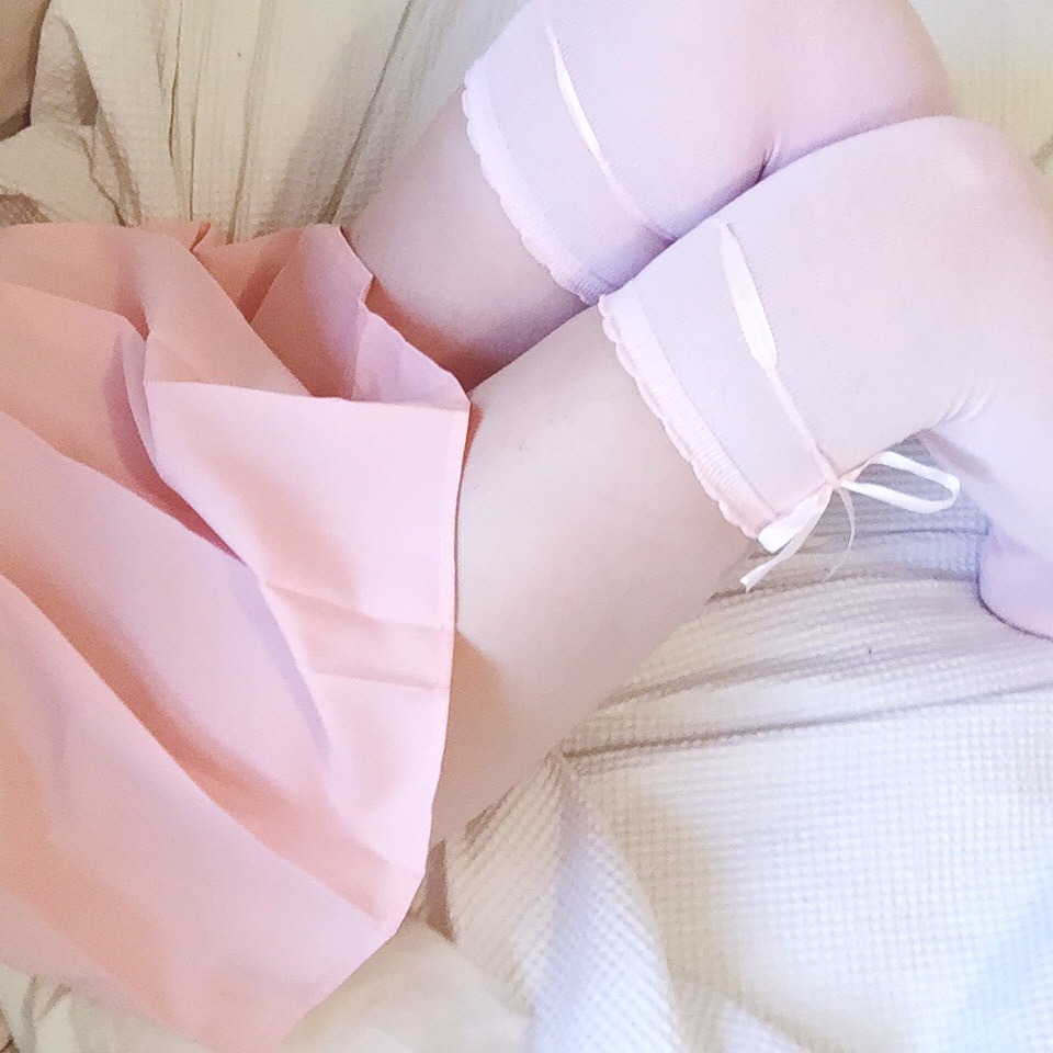 axngelic-princess:  New thigh highs 💕💖 