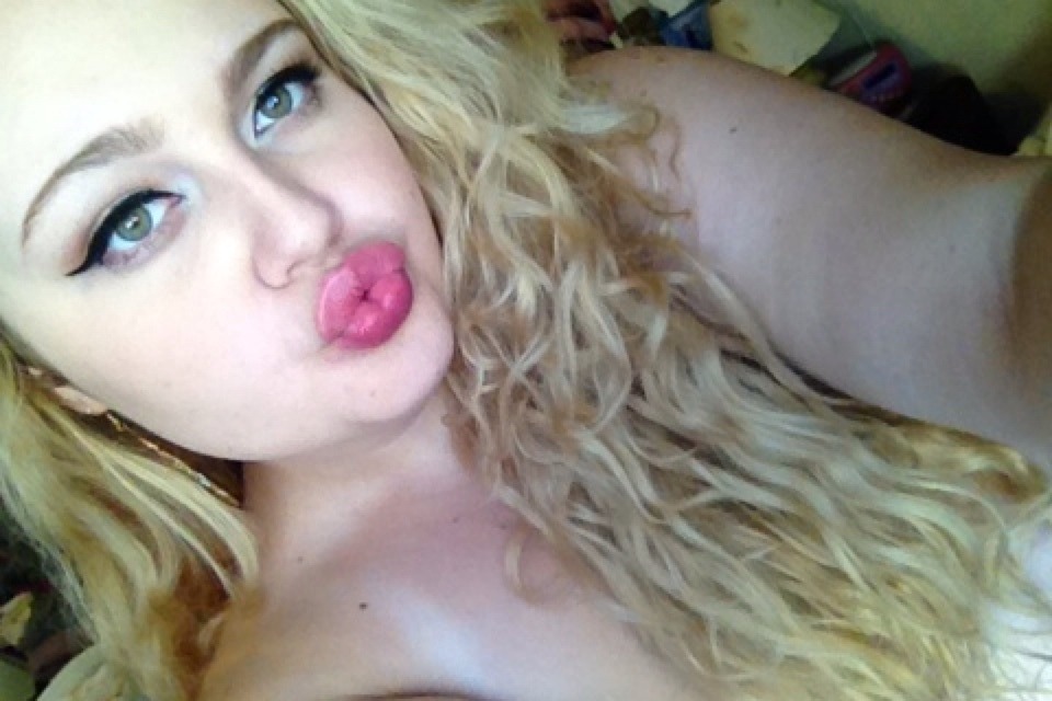 sicknymphet:  tbh selfie spam cuz I feel so ugly and fat today  ABSOLUTELY GORGEOUS