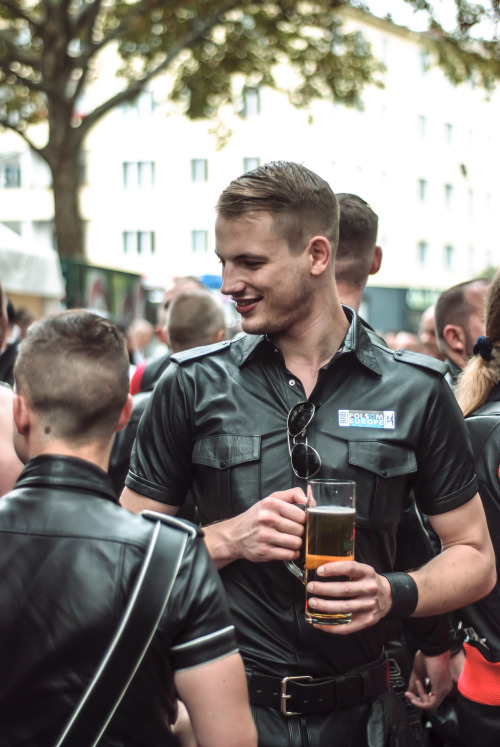manuelmoncayo-diary:  Folsom, 13.Sep.2014 I took pictures for the Folsom webpage. The guys on the festival look like Tom of Finland illustrations. 