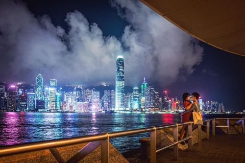 Meet at night harbor #hongkong #discoverhongkong #nightshooters #nightclouds #theimaged #ファインダー越しの私の