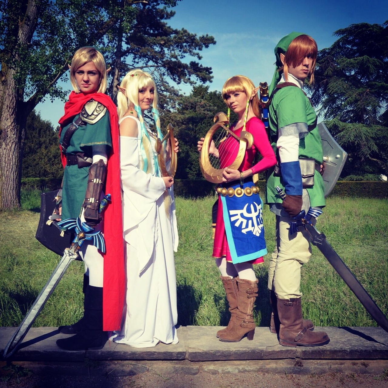 BoTW] Link & Zelda cosplay from local con—they won 1st in the cosplay  contest!! : r/zelda